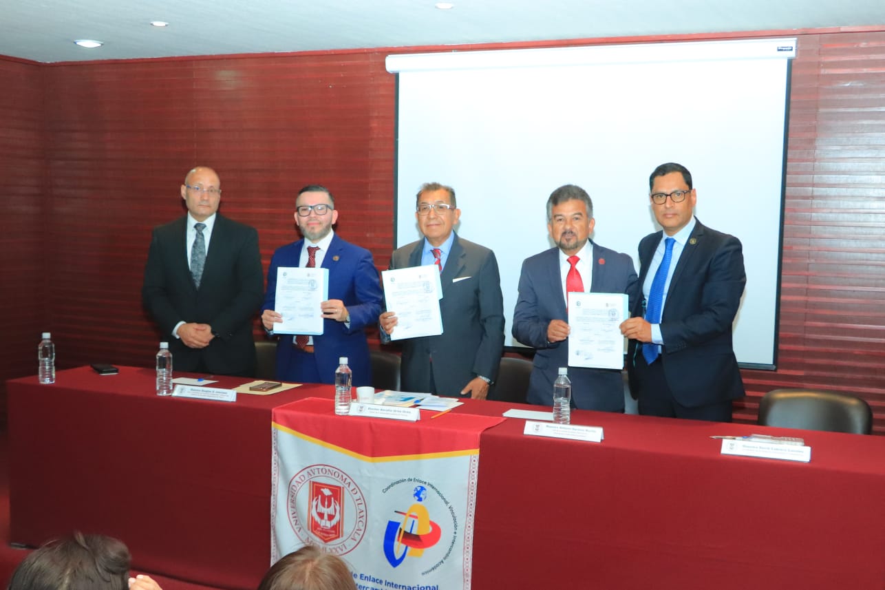 Firman convenio de colaboración la UATx y el Instituto de Estudios Migratorios de Texas